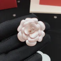 $32.00 USD Chanel Brooches For Women #1414178