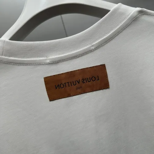 Replica Louis Vuitton LV T-Shirts Short Sleeved For Unisex #1418497 $48.00 USD for Wholesale