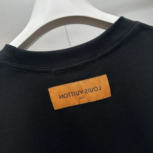 Replica Louis Vuitton LV T-Shirts Short Sleeved For Unisex #1418499 $48.00 USD for Wholesale