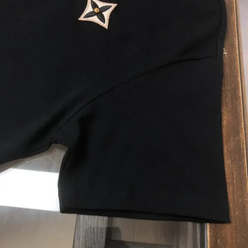 Replica Louis Vuitton LV T-Shirts Short Sleeved For Unisex #1419876 $38.00 USD for Wholesale