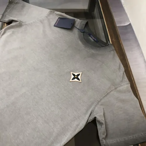 Replica Louis Vuitton LV T-Shirts Short Sleeved For Unisex #1419933 $36.00 USD for Wholesale