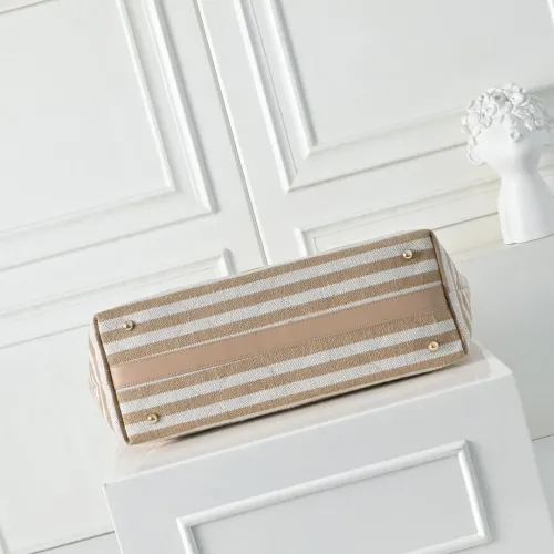 Replica Chanel AAA Quality Handbags For Women #1420112 $88.00 USD for Wholesale