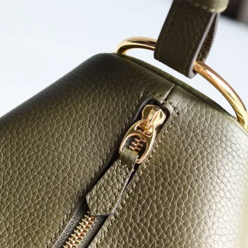 Replica Gucci AAA Quality Shoulder Bags For Women #1420358 $182.00 USD for Wholesale