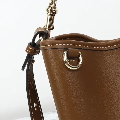 Replica Gucci AAA Quality Handbags For Women #1420474 $170.00 USD for Wholesale