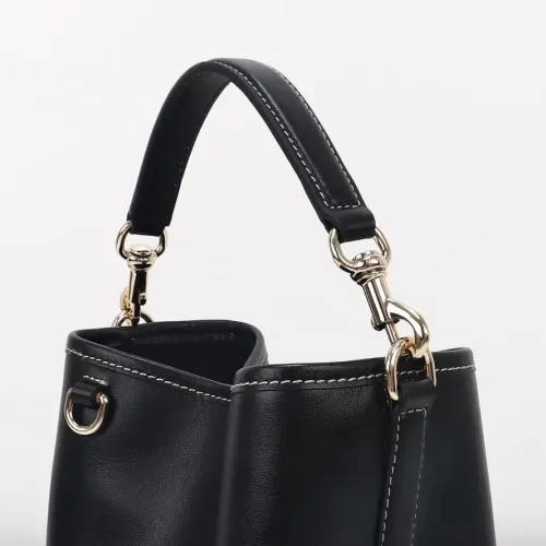 Replica Gucci AAA Quality Handbags For Women #1420477 $170.00 USD for Wholesale