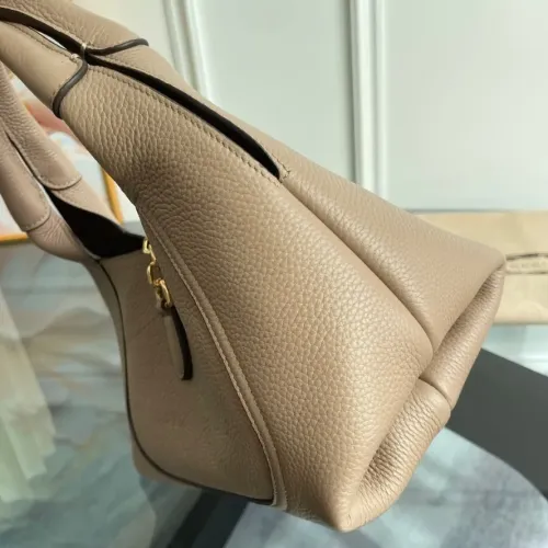 Replica Gucci AAA Quality Handbags For Women #1420604 $202.00 USD for Wholesale