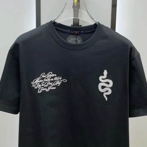 Replica Louis Vuitton LV T-Shirts Short Sleeved For Men #1421882 $68.00 USD for Wholesale