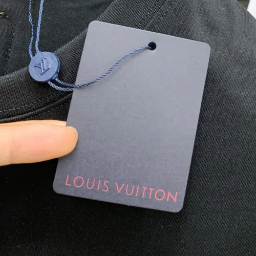 Replica Louis Vuitton LV T-Shirts Short Sleeved For Men #1421884 $68.00 USD for Wholesale