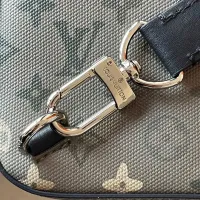 $88.00 USD Louis Vuitton AAA Man Messenger Bags #1422129