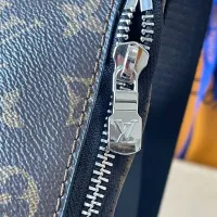 $92.00 USD Louis Vuitton AAA Man Messenger Bags #1422131