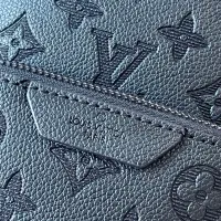 $92.00 USD Louis Vuitton AAA Man Messenger Bags #1422132