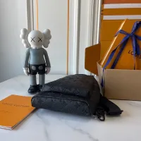 $92.00 USD Louis Vuitton AAA Man Messenger Bags #1422133