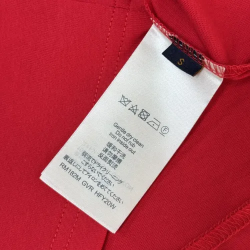 Replica Louis Vuitton LV T-Shirts Short Sleeved For Unisex #1423463 $32.00 USD for Wholesale