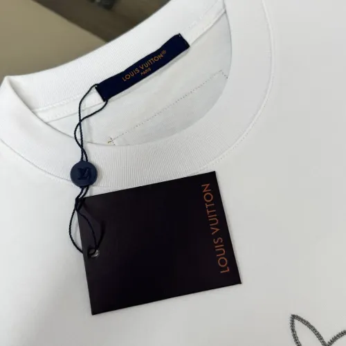 Replica Louis Vuitton LV T-Shirts Short Sleeved For Unisex #1423468 $32.00 USD for Wholesale