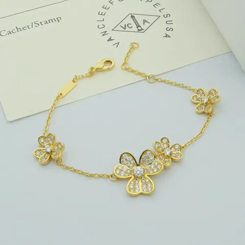 Van Cleef &amp; Arpels Bracelets For Women #1425069 $29.00 USD, Wholesale Replica Van Cleef &amp; Arpels Bracelets