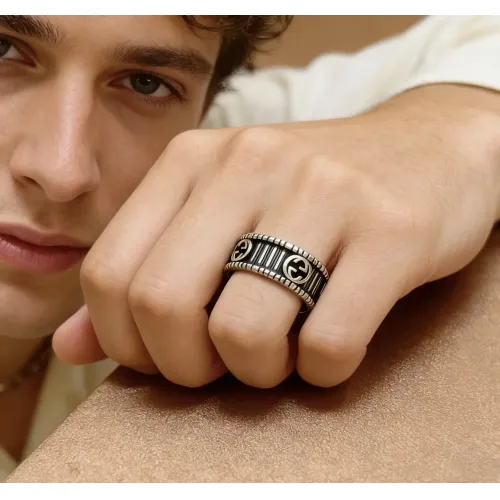 Replica Gucci Rings For Unisex #1425302 $32.00 USD for Wholesale