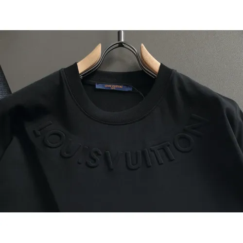 Replica Louis Vuitton LV T-Shirts Short Sleeved For Unisex #1426989 $38.00 USD for Wholesale