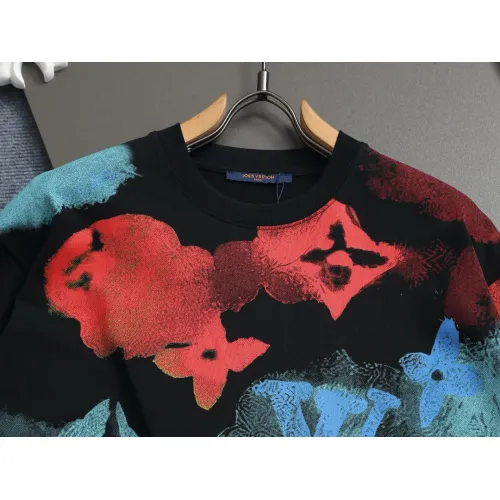 Replica Louis Vuitton LV T-Shirts Short Sleeved For Unisex #1427005 $38.00 USD for Wholesale