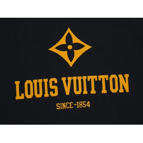 Replica Louis Vuitton LV T-Shirts Short Sleeved For Unisex #1428618 $39.00 USD for Wholesale