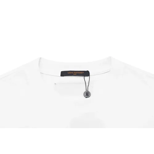 Replica Louis Vuitton LV T-Shirts Short Sleeved For Unisex #1429761 $45.00 USD for Wholesale