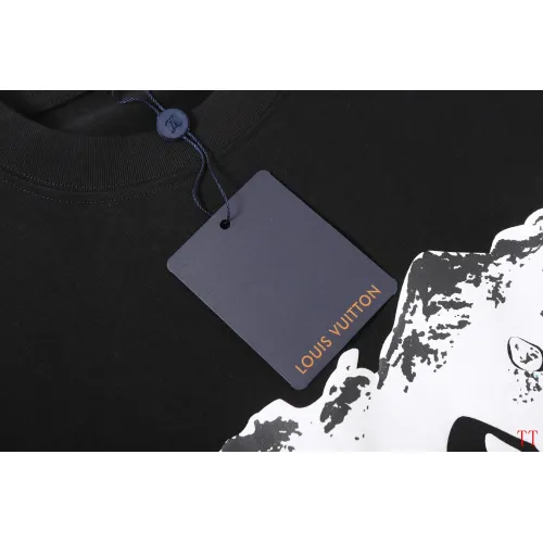 Replica Louis Vuitton LV T-Shirts Short Sleeved For Unisex #1429951 $39.00 USD for Wholesale