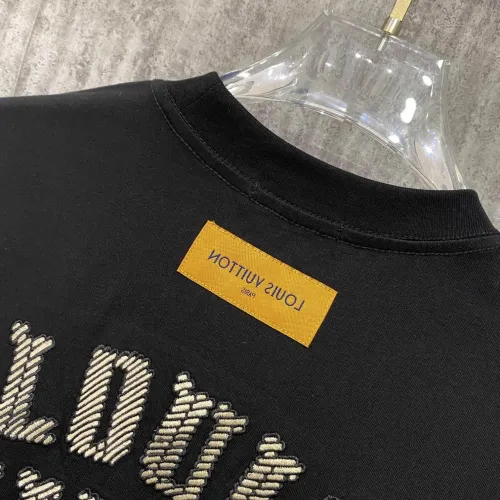 Replica Louis Vuitton LV T-Shirts Short Sleeved For Unisex #1429975 $42.00 USD for Wholesale