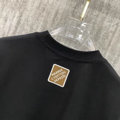 Replica Louis Vuitton LV T-Shirts Short Sleeved For Unisex #1429978 $42.00 USD for Wholesale