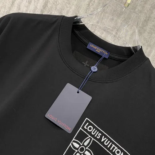 Replica Louis Vuitton LV T-Shirts Short Sleeved For Unisex #1429981 $42.00 USD for Wholesale