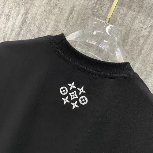 Replica Louis Vuitton LV T-Shirts Short Sleeved For Unisex #1429981 $42.00 USD for Wholesale