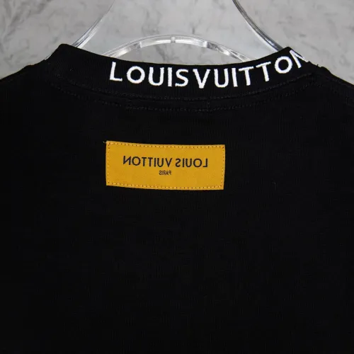 Replica Louis Vuitton LV T-Shirts Short Sleeved For Unisex #1430116 $36.00 USD for Wholesale