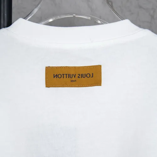 Replica Louis Vuitton LV T-Shirts Short Sleeved For Unisex #1430117 $36.00 USD for Wholesale