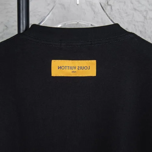 Replica Louis Vuitton LV T-Shirts Short Sleeved For Unisex #1430118 $36.00 USD for Wholesale