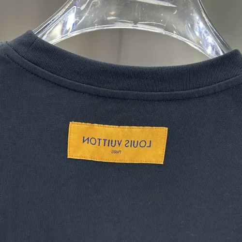 Replica Louis Vuitton LV T-Shirts Short Sleeved For Unisex #1430320 $64.00 USD for Wholesale
