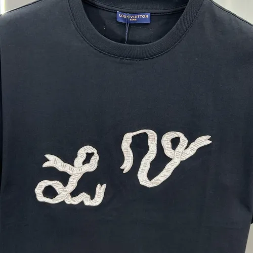 Replica Louis Vuitton LV T-Shirts Short Sleeved For Unisex #1430322 $64.00 USD for Wholesale