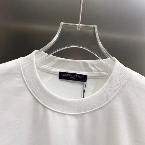 Replica Louis Vuitton LV T-Shirts Short Sleeved For Unisex #1430547 $38.00 USD for Wholesale