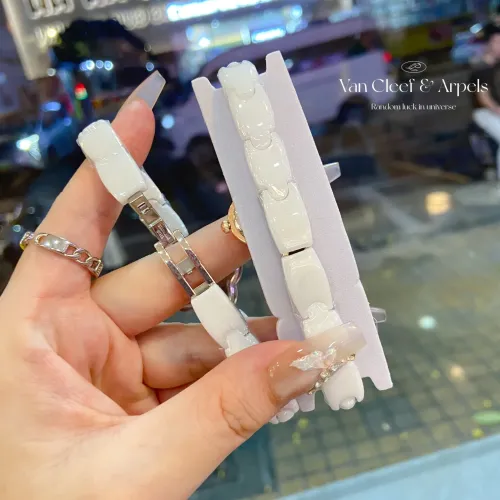 Replica Van Cleef & Arpels Watches For Women #1431363 $41.00 USD for Wholesale