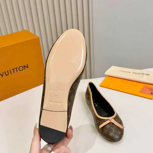 Replica Louis Vuitton Flat Shoes For Women #1432030 $102.00 USD for Wholesale
