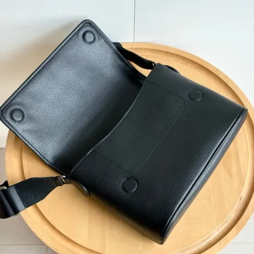 Replica Gucci AAA Quality Messenger Bags #1432185 $80.00 USD for Wholesale