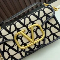 $96.00 USD Valentino AAA Quality Messenger Bags For Women #1425046