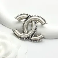 $36.00 USD Chanel Brooches For Women #1425335