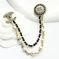 $38.00 USD Chanel Brooches For Women #1425338