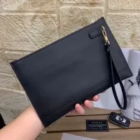 $64.00 USD Gucci AAA Man Pouches #1425850