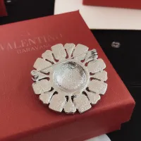 $36.00 USD Chanel Brooches For Women #1426332