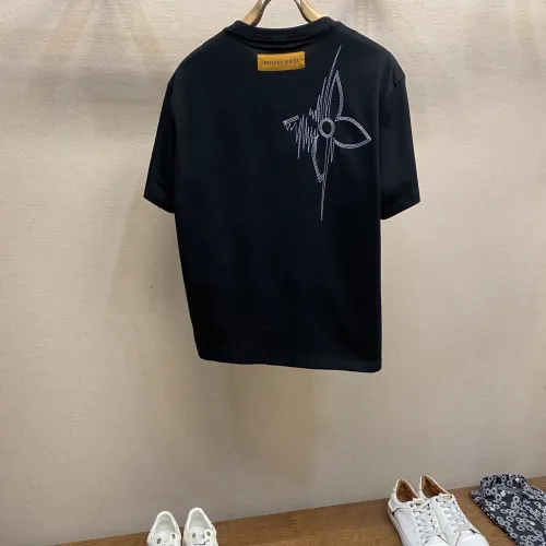 Replica Louis Vuitton LV T-Shirts Short Sleeved For Men #1438327 $39.00 USD for Wholesale