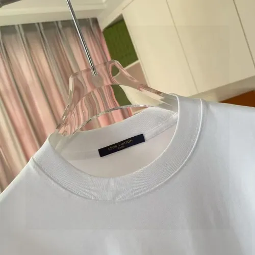Replica Louis Vuitton LV T-Shirts Short Sleeved For Unisex #1445916 $42.00 USD for Wholesale