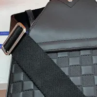 $162.00 USD Louis Vuitton AAA Man Messenger Bags #1440267