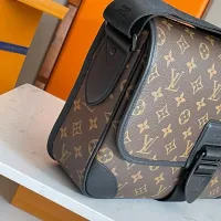 $160.00 USD Louis Vuitton AAA Man Messenger Bags #1440482