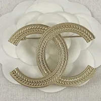 $32.00 USD Chanel Brooches For Women #1440647