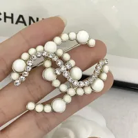 $36.00 USD Chanel Brooches For Women #1440652