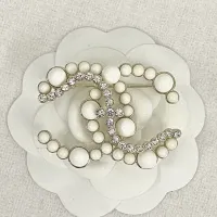 $36.00 USD Chanel Brooches For Women #1440652